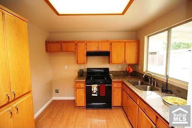 2nd image of 13855 Ivy Ave