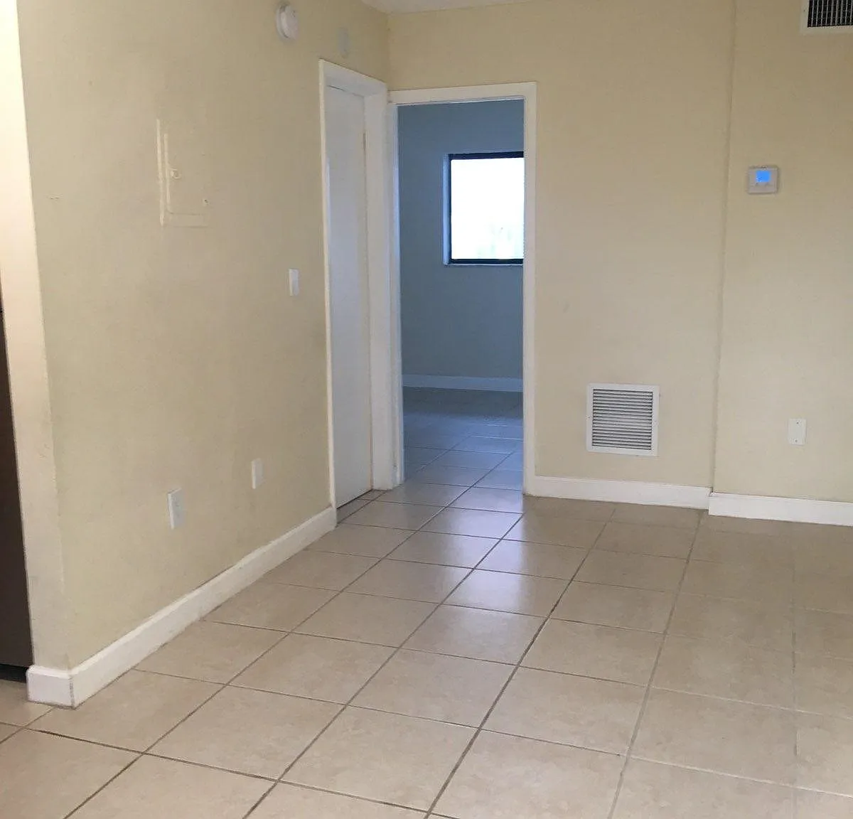 1 bed, 900 sqft, $1,600 — Photo 3