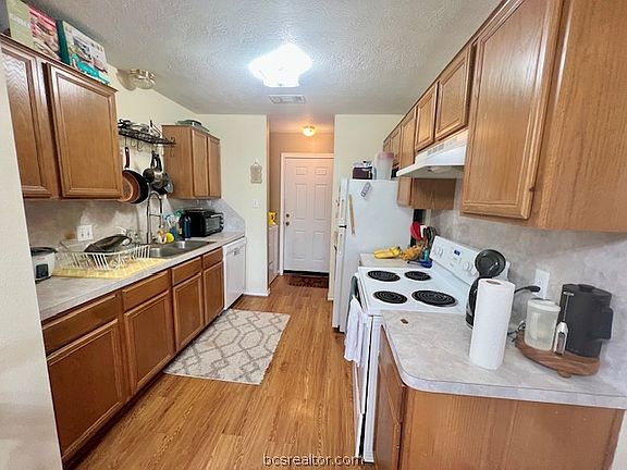 4th image of 1814 Woodsman Dr #A