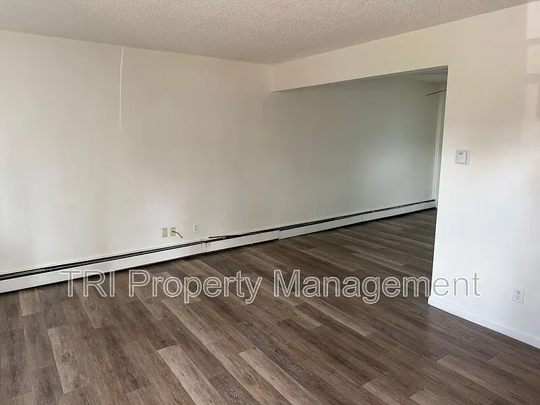 732 37th Avenue Ct #3 — Photo 2