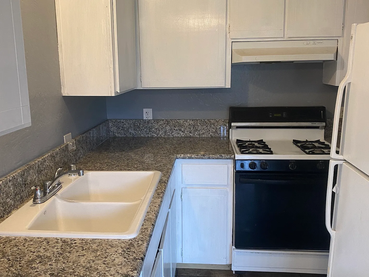 1 bed, 800 sqft, $1,100 — Photo 2