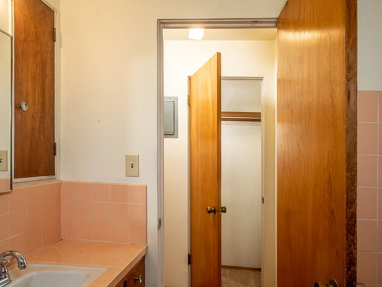 922 10th Ave E #7 — Photo 7