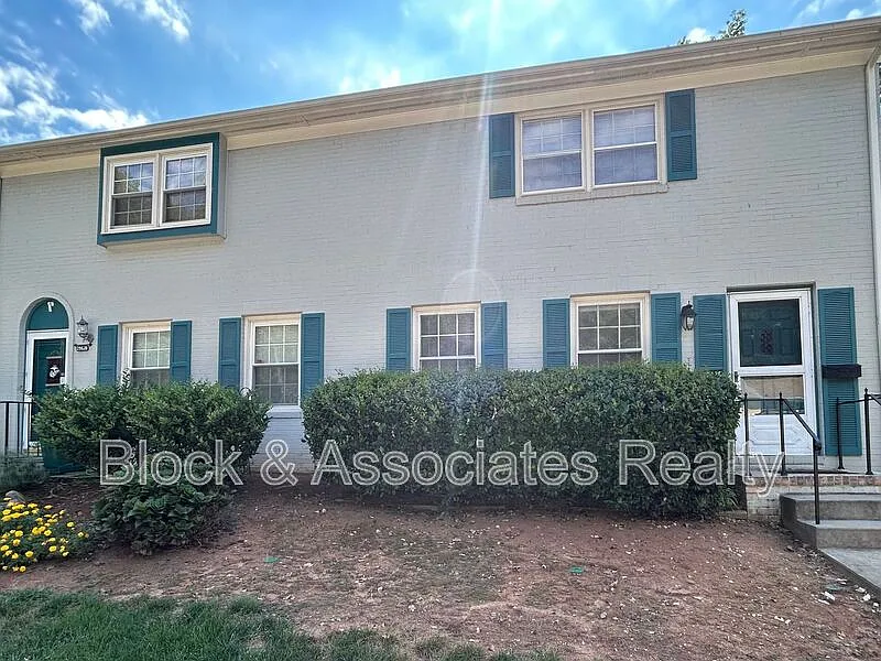 3 bed, 2.5 bath, $1,745 — Photo 3
