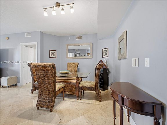 5th image of 11710 Saint Andrews Pl APT 202