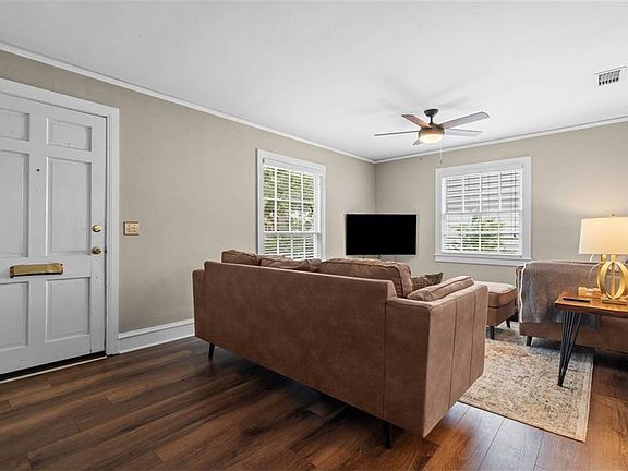 3rd image of 122 Florence Pl