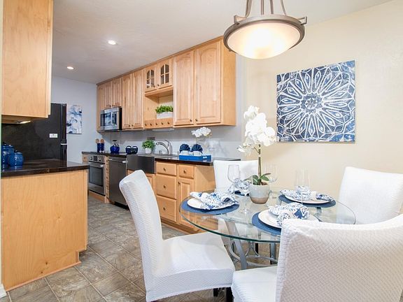 5th image of 292 Tradewinds Dr APT 16