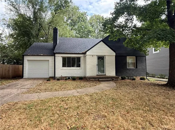 4916 W 57th Ter, Roeland Park, KS 66205