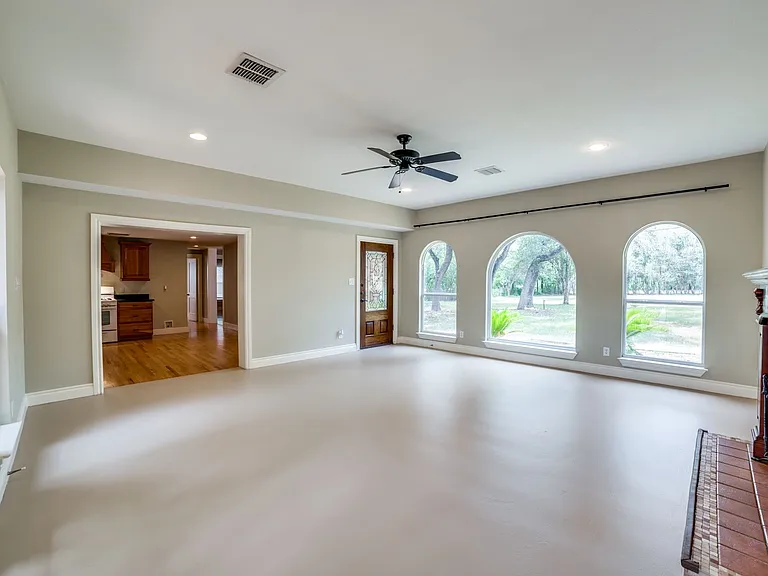 208 S Winston Ln — Photo 7