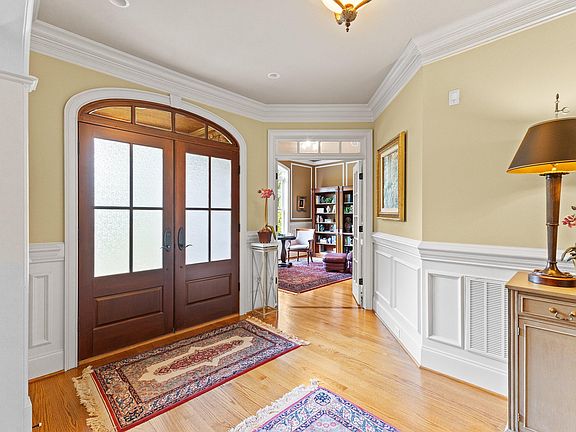 4th image of 6633 Rest Haven Dr
