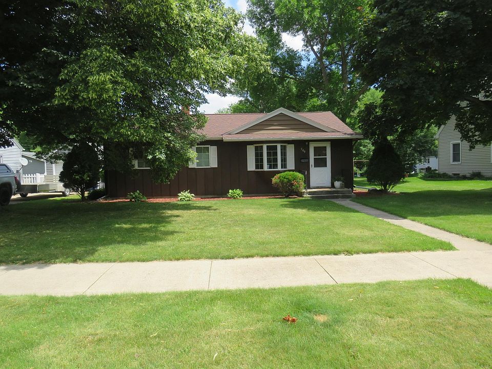 1st image of 709 10th St S