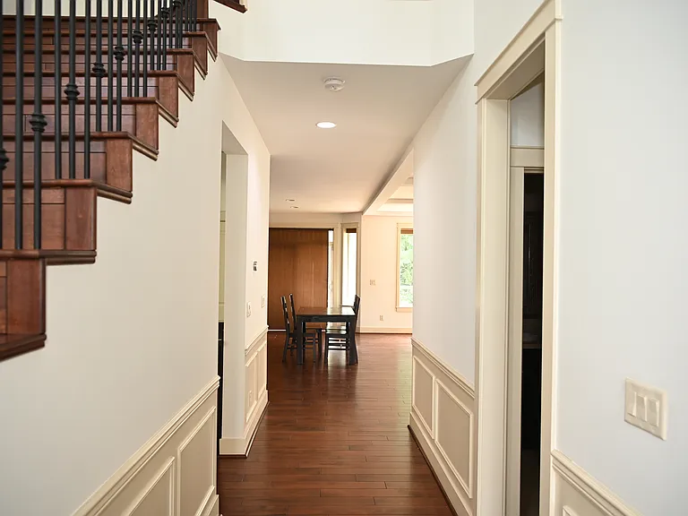 22327 SE 34th Pl — Photo 7