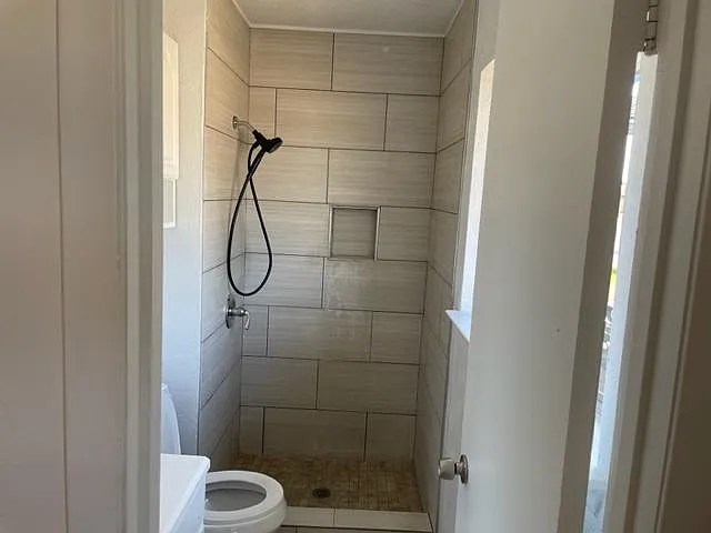 3 bed, 1277 sqft, $2,100 — Photo 2