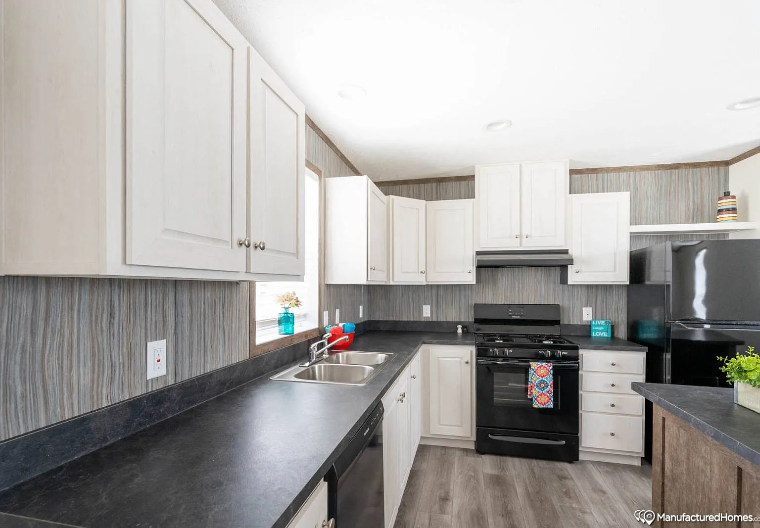 3 bed, 2.0 bath, $1,225 — Photo 2