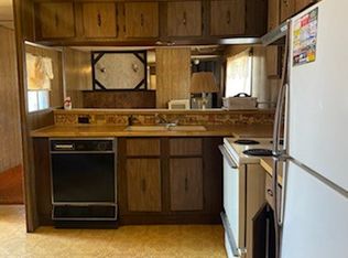 110 S Center St, Byron, WY 82412