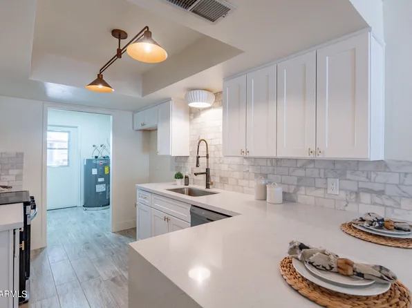5186 E MONTE VISTA Road, Phoenix, AZ 85008