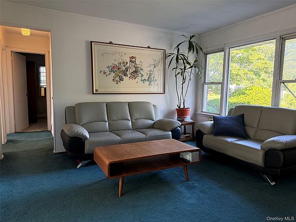 4th image of 2582 Oceanside Road