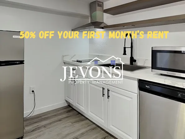 630 N Skyline Dr #B, Tacoma, WA 98406