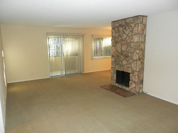 3rd image of 1402 S Bentley Ave APT 104