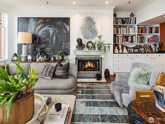 4th image of 1009 Western Avenue #1203
