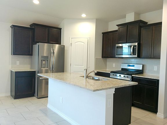 3rd image of 7701 Lariat Toss Dr