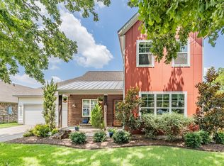 1300 Worthington St, Grapevine, TX 76051