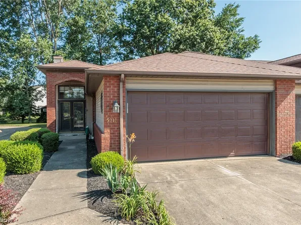 5211 Parkhurst Dr, Sheffield Village, OH 44054