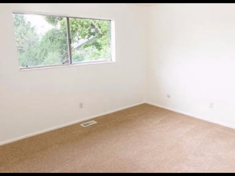 631 W 100 N — Photo 3