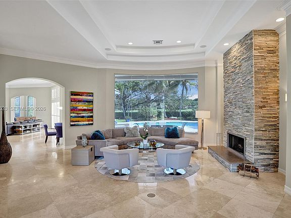 5th image of 2539 Royal Palm Way