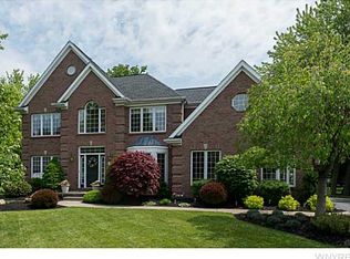 35 Brookshire Ct, East Amherst, NY 14051