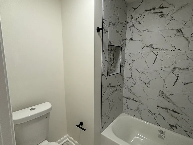 1348 Waite St — Photo 6
