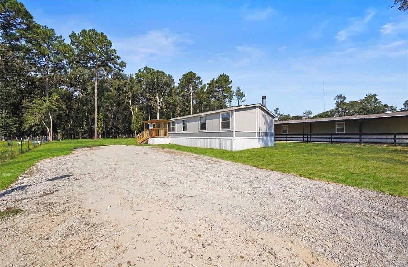 3 bed, 2.0 bath, 1568 sqft, $1,800 — Photo 3