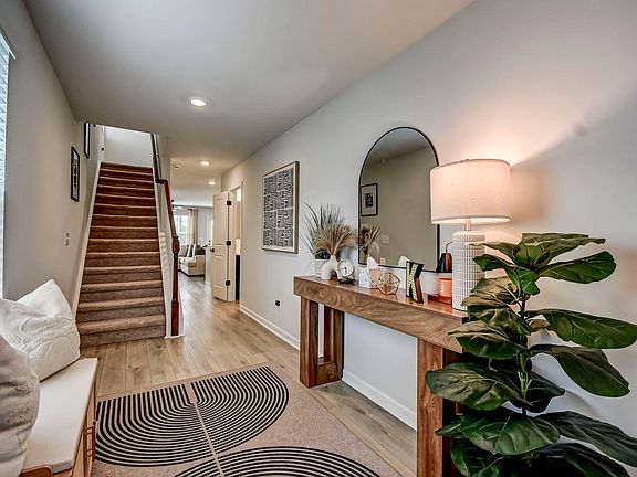 4th image of 421 Nutsedge Ct