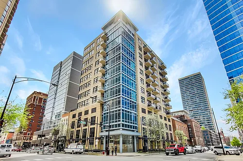 101 W Superior St #902 Photo 1