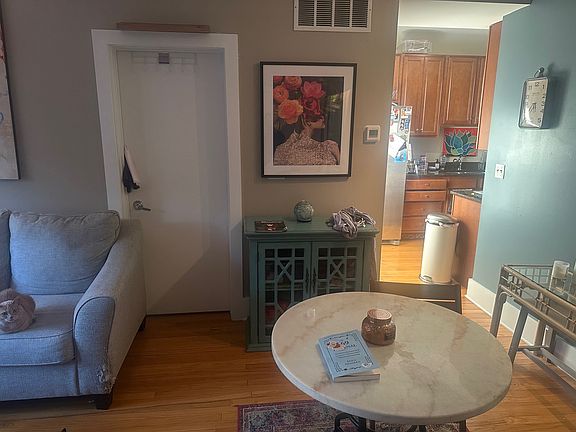2nd image of 3416 N Wolcott Ave #2
