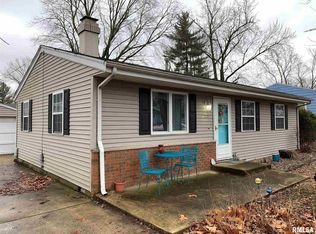 212 S 3rd St, Riverton, IL