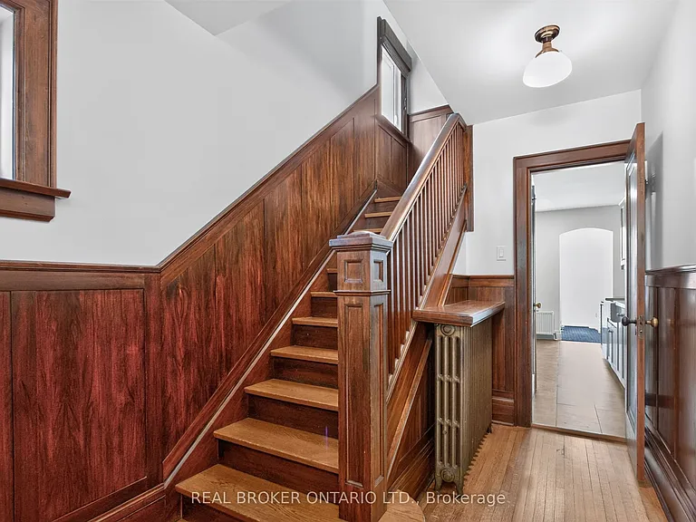 14 Mortimer Ave — Photo 5
