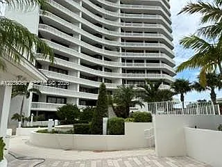 3000 Island Blvd #603