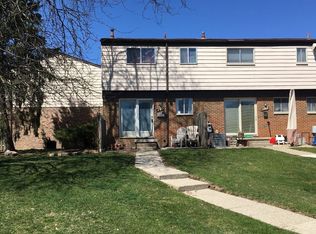 105 Sheffield Dr, Saline, MI
