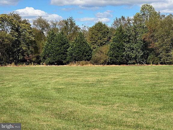 2nd image of 22124 Goshen School Rd