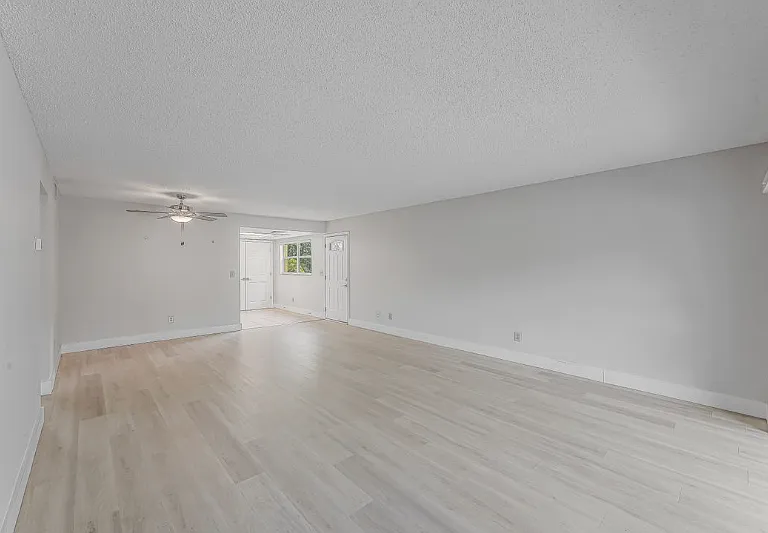1201 Solana Rd — Photo 9