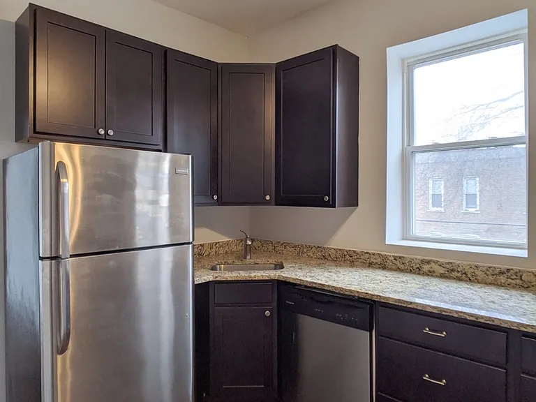 2257 W Hirsch St #1W — Photo 6