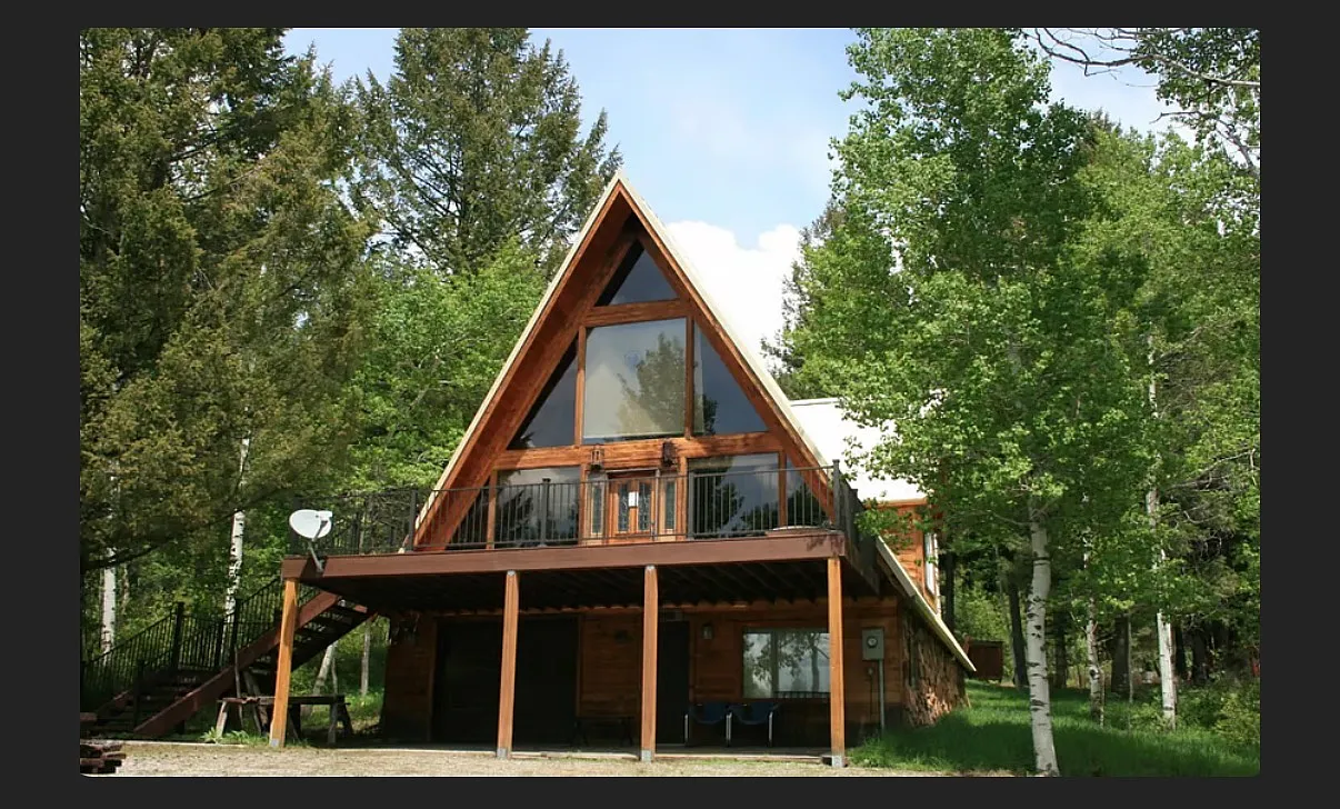 3 bed, 2.5 bath, 2300 sqft, $3,100 — Photo 1