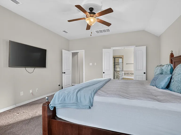 305 Acadia Ln — Photo 16