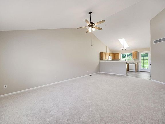 5th image of 11373 Taplin Ln