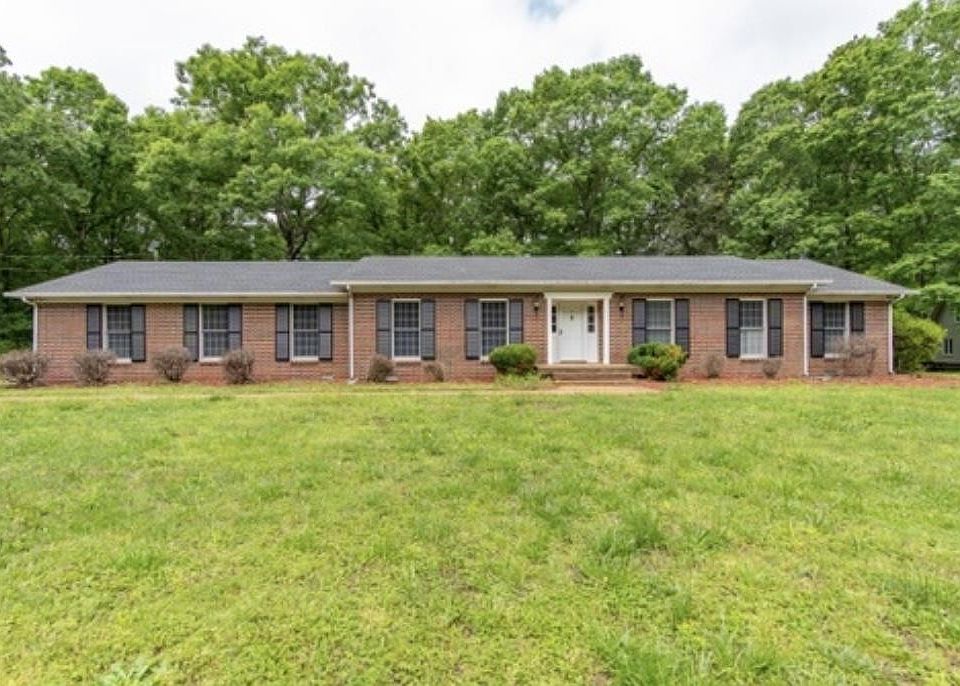 1st image of 822 Hurricane Hills Dr