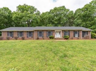 822 Hurricane Hills Dr, Waynesboro, TN 38485
