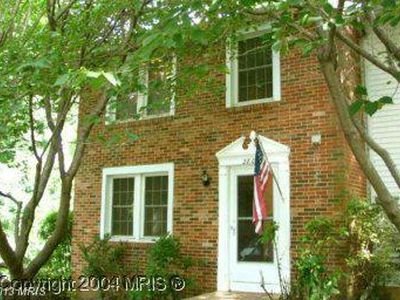 2806 Raymond Ct, Falls Church, VA, 22042