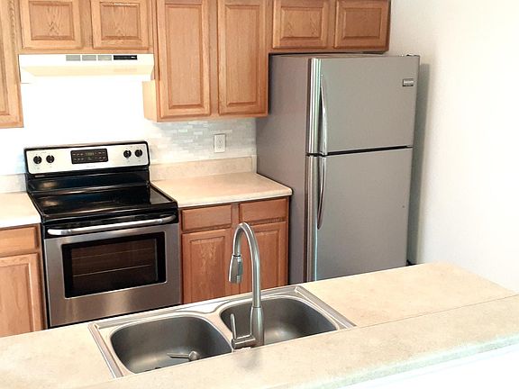 4th image of 10857 Waterford Ct