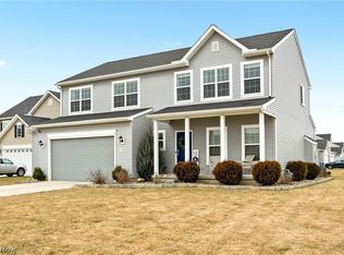 37362 Hunter Lake Dr, North Ridgeville, OH 44039