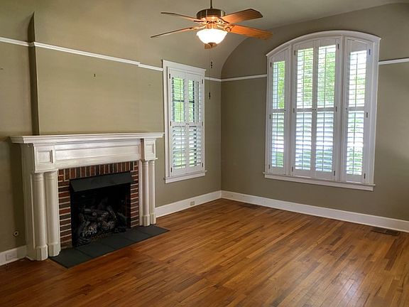 4th image of 705 W Main St